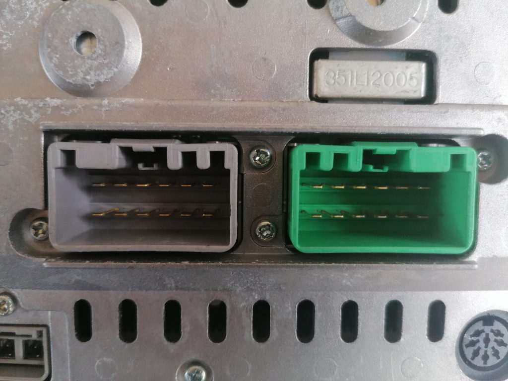 CD/DVD/Navigācijas bloks priekš VOLVO V70 2004 3 CD/DVD/Navigācijas bloks priekš VOLVO V70 2004