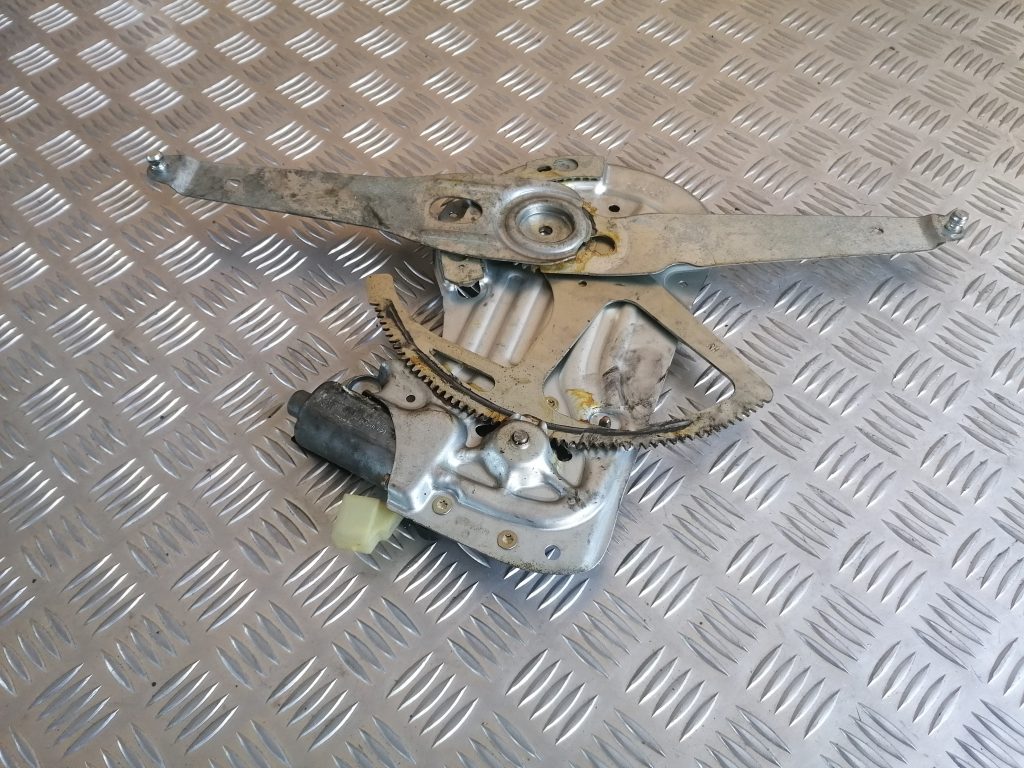 Stikla pacelšanas mehānisms priekšējais labais priekš VOLVO V70 2004 1 Stikla pacelšanas mehānisms priekšējais labais priekš VOLVO V70 2004