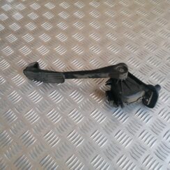 Gāzes pedālis priekš VOLVO V70 2004