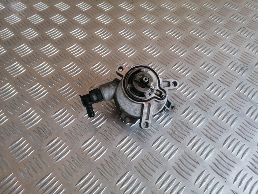 Vakuuma sūknis priekš VOLVO V70 2004 2 Vakuuma sūknis priekš VOLVO V70 2004