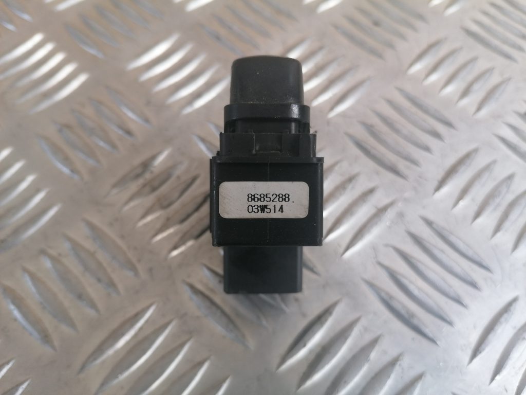 Stikla pacelšanas poga priekš VOLVO V70 2004 2 Stikla pacelšanas poga priekš VOLVO V70 2004