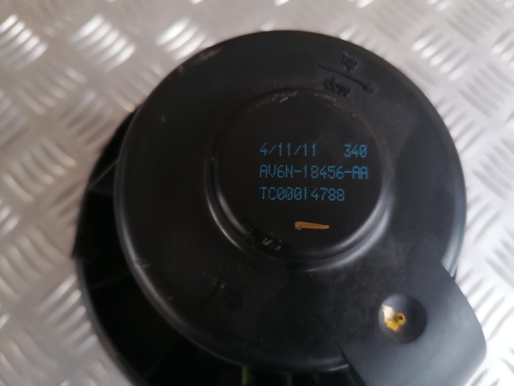 Salona ventilators priekš FORD C-MAX 2011 4 Salona ventilators priekš FORD C-MAX 2011