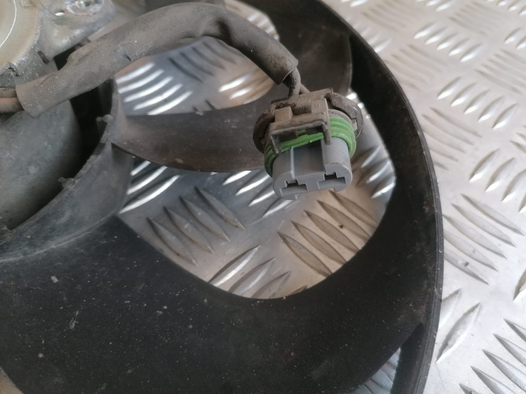 Dzesēšanas radiatora ventilators priekš FORD C-MAX 2011 3 Dzesēšanas radiatora ventilators priekš FORD C-MAX 2011