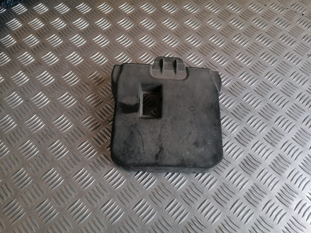 Akumulatora vāks priekš FORD C-MAX 2011 1 Akumulatora vāks priekš FORD C-MAX 2011