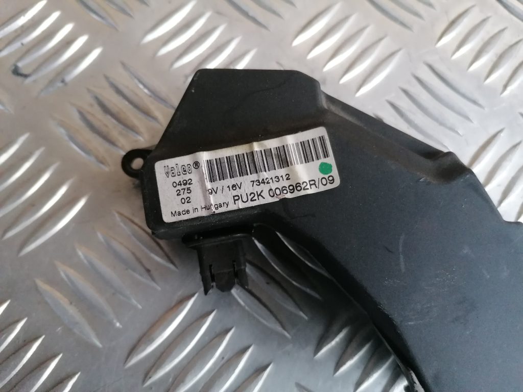 Salona ventilatora rezistors priekš SAAB 9-3 2002 3 Salona ventilatora rezistors priekš SAAB 9-3 2002