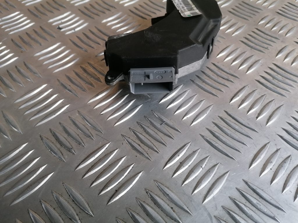 Salona ventilatora rezistors priekš SAAB 9-3 2002 4 Salona ventilatora rezistors priekš SAAB 9-3 2002