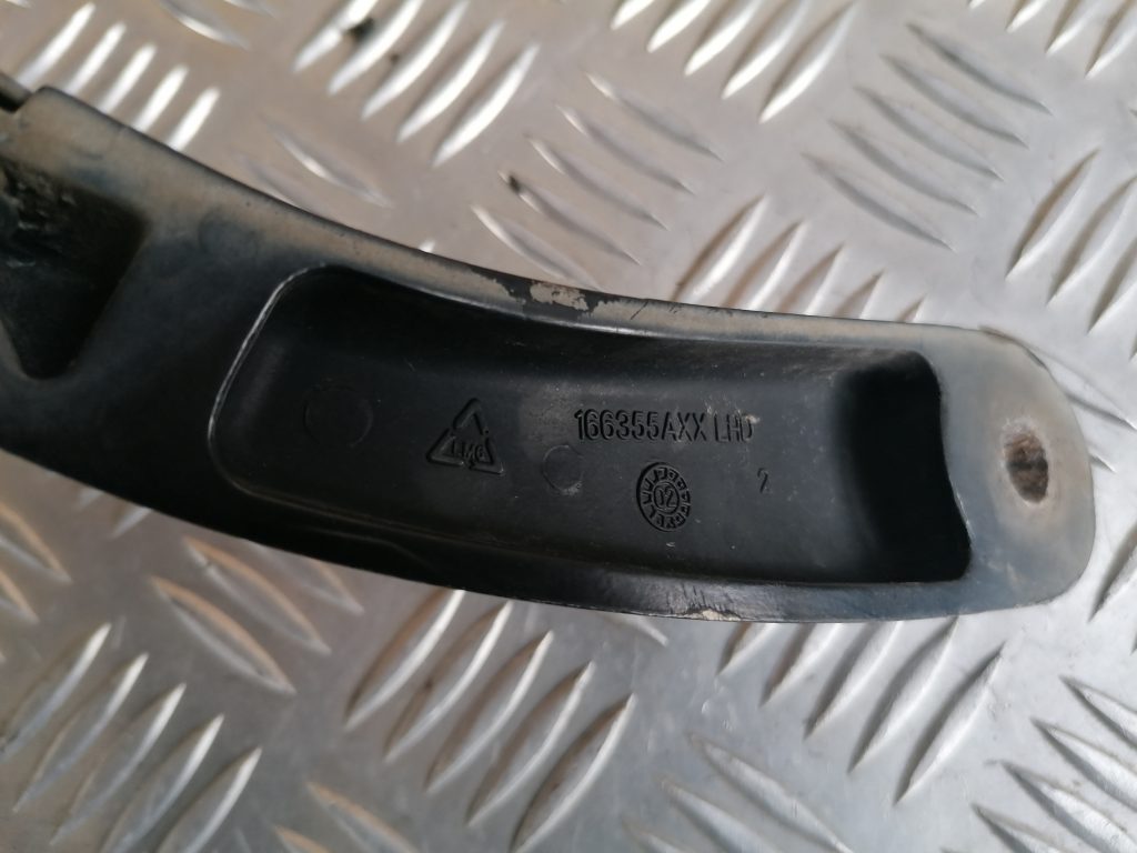 Vējstikla slotu turētāju komplekts priekš SAAB 9-3 2002 3 Vējstikla slotu turētāju komplekts priekš SAAB 9-3 2002