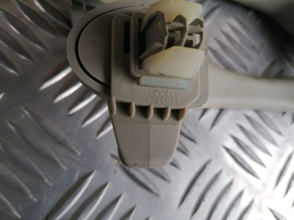 Salona rokturis griestos priekš SAAB 9-3 2002 2 Salona rokturis griestos priekš SAAB 9-3 2002