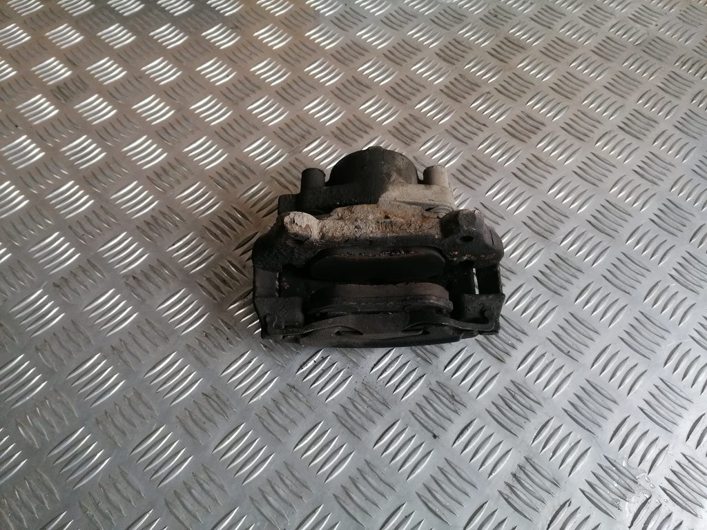 Priekšējais kreisais suports priekš SAAB 9-3 2002 2 Priekšējais kreisais suports priekš SAAB 9-3 2002