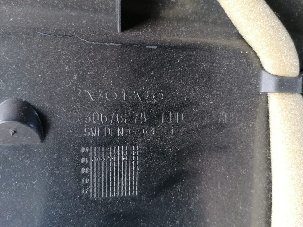 Mantu glabāšanas nodalījums pasažiera pusē priekš VOLVO S80 2007 GREY 3 Mantu glabāšanas nodalījums pasažiera pusē priekš VOLVO S80 2007 GREY