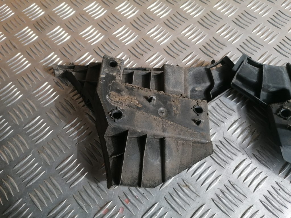 Priekšējā spārna un bufera stiprinājums priekš VOLVO S80 2007 GREY 2 Priekšējā spārna un bufera stiprinājums priekš VOLVO S80 2007 GREY