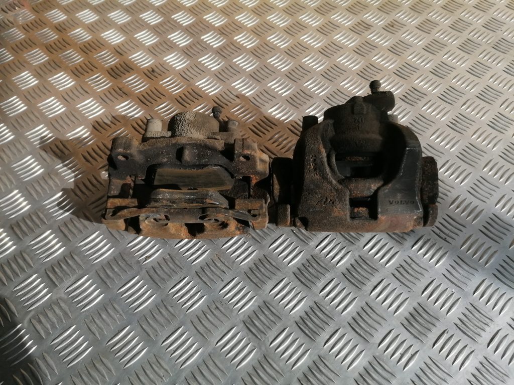 Priekšējais labais suports priekš VOLVO S80 2007 GREY 2 Priekšējais labais suports priekš VOLVO S80 2007 GREY