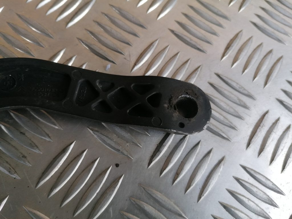 Vējstikla slotu turētāju komplekts priekš CITROEN C4 2006 4 Vējstikla slotu turētāju komplekts priekš CITROEN C4 2006