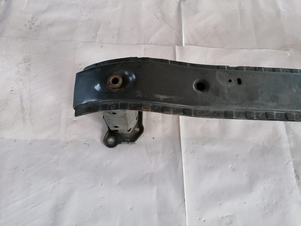 Priekšējā bufera pastiprinātājs priekš VOLVO C30 2008 TURQUOISE 2 Priekšējā bufera pastiprinātājs priekš VOLVO C30 2008 TURQUOISE