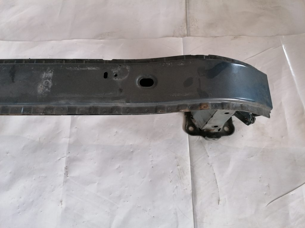 Priekšējā bufera pastiprinātājs priekš VOLVO C30 2008 TURQUOISE 3 Priekšējā bufera pastiprinātājs priekš VOLVO C30 2008 TURQUOISE