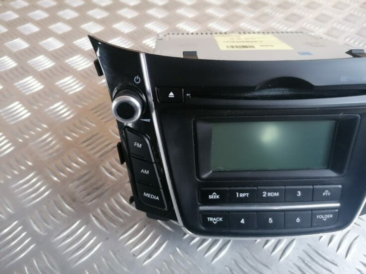 Automašīnas radio priekš HYUNDAI I30 2012 5