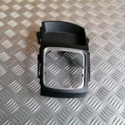 Dekoratīvs rāmis pārnesumu selektoram priekš HYUNDAI I30 2012