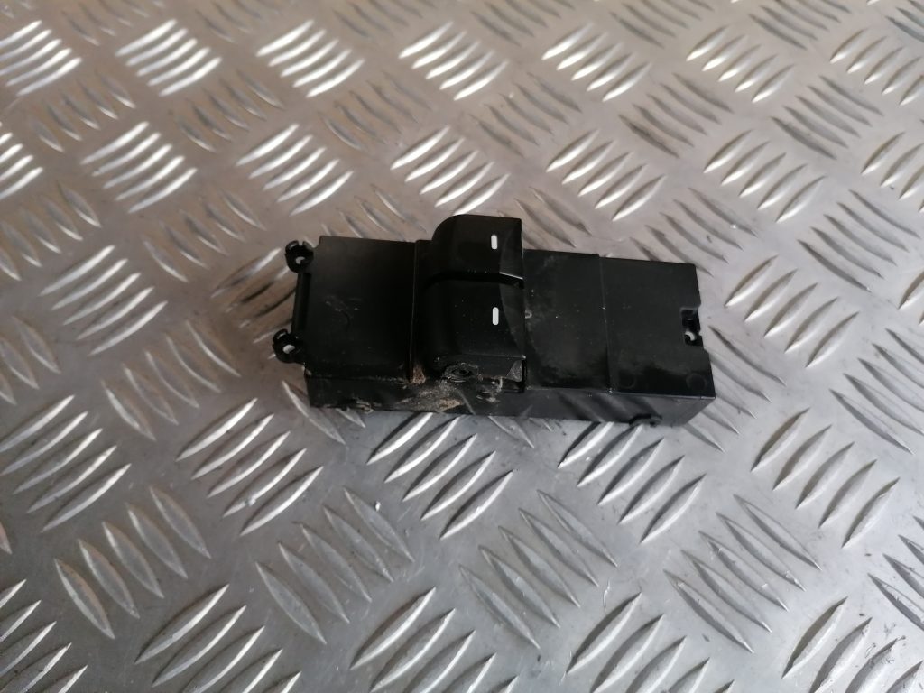 Šofera durvju slēdža pogas priekš HYUNDAI I30 2012 3 Šofera durvju slēdža pogas priekš HYUNDAI I30 2012