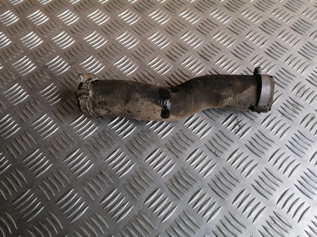 Interkulera caurule priekš HYUNDAI I30 2012 1 Interkulera caurule priekš HYUNDAI I30 2012