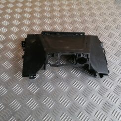 Mērinstrumentu paneļa apakšēja apdare priekš HYUNDAI I30 2012