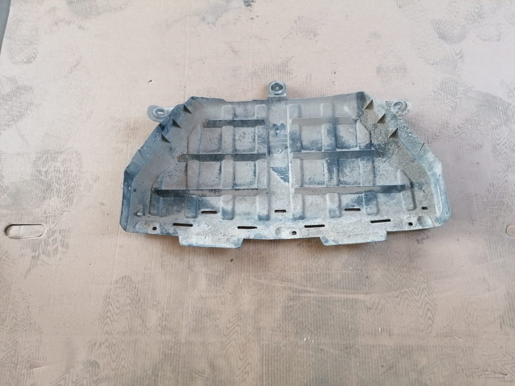 Dzinēja aizsargs priekš HYUNDAI I30 2012 1 Dzinēja aizsargs priekš HYUNDAI I30 2012