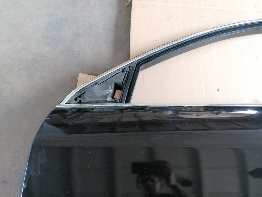 Priekšējās kreisās durvis priekš VW PHAETON 2005 2 Priekšējās kreisās durvis priekš VW PHAETON 2005