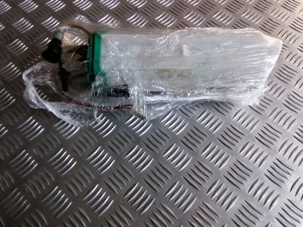 Degvielas tvertnes sūknis priekš VW PHAETON 2005 3 Degvielas tvertnes sūknis priekš VW PHAETON 2005