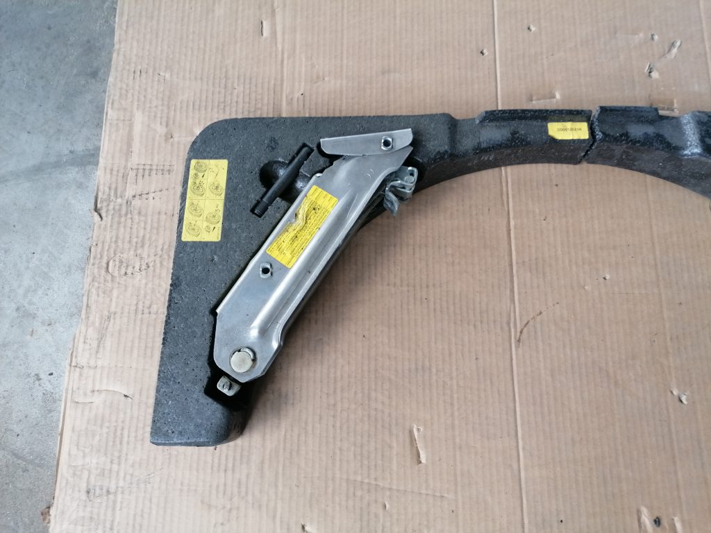 Instrumentu komplekts priekš VW PHAETON 2005 2 Instrumentu komplekts priekš VW PHAETON 2005