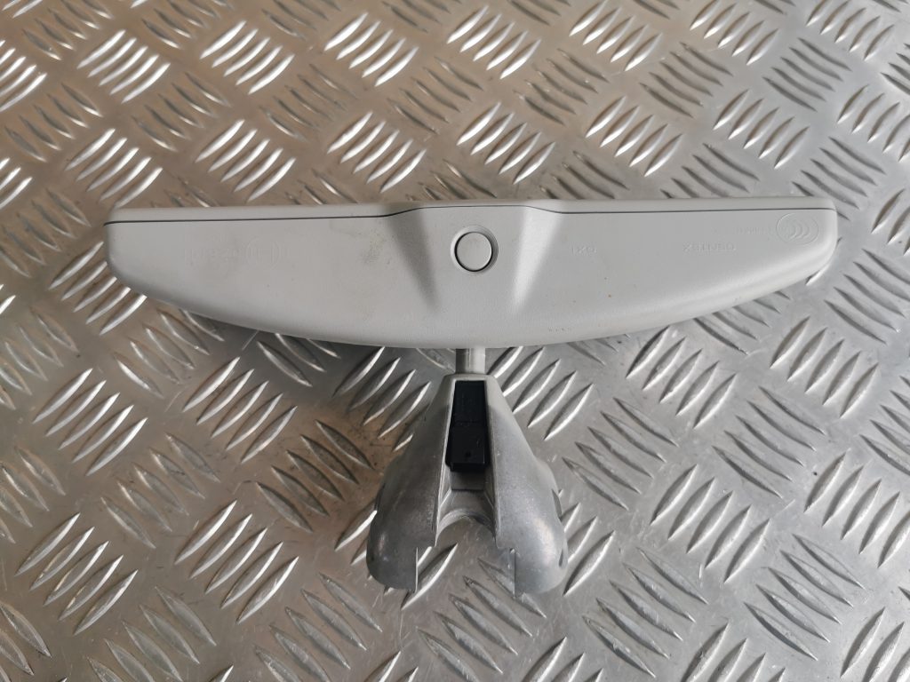 Salona atpakaļskata spogulis priekš VW PASSAT CC 2009 3 Salona atpakaļskata spogulis priekš VW PASSAT CC 2009