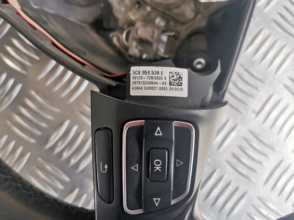 Stūre priekš VW PASSAT CC 2009 4 Stūre priekš VW PASSAT CC 2009