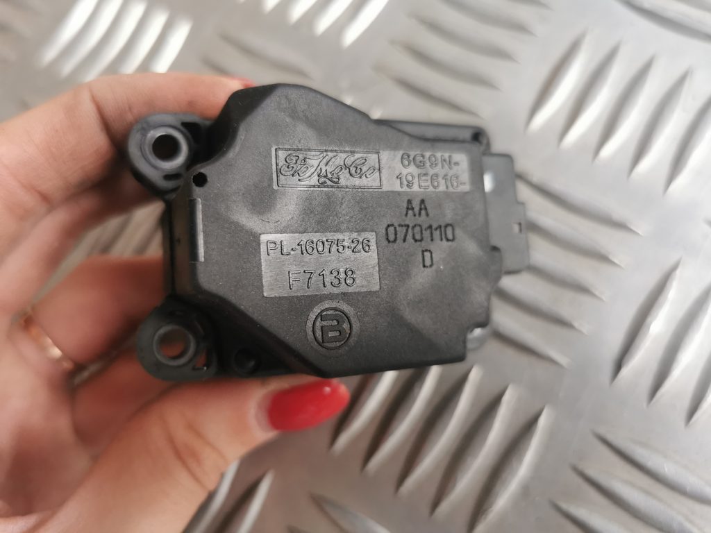 Apsildes sistēmas aktuators priekš LAND ROVER FREELANDER 2007 6 Apsildes sistēmas aktuators priekš LAND ROVER FREELANDER 2007