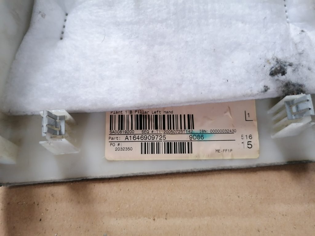 Vidējas salona statnes apdare priekš MERCEDES BENZ ML320 2005 BLACK 3 Vidējas salona statnes apdare priekš MERCEDES BENZ ML320 2005 BLACK