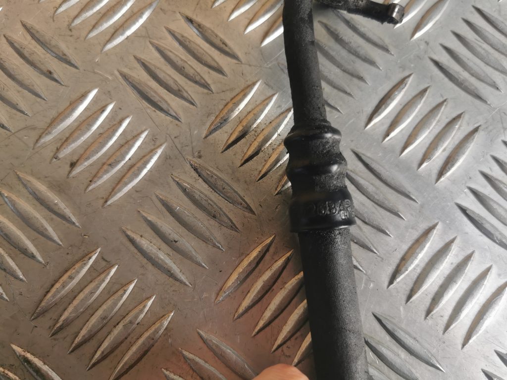 Hidrauliska pastiprinātāja caurule priekš MERCEDES BENZ ML320 2005 BLACK 4 Hidrauliska pastiprinātāja caurule priekš MERCEDES BENZ ML320 2005 BLACK