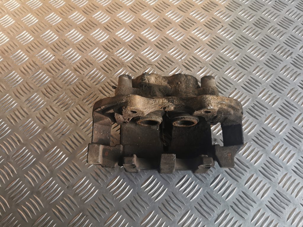 Priekšējais labais suports priekš MERCEDES BENZ ML320 2005 BLACK 2 Priekšējais labais suports priekš MERCEDES BENZ ML320 2005 BLACK