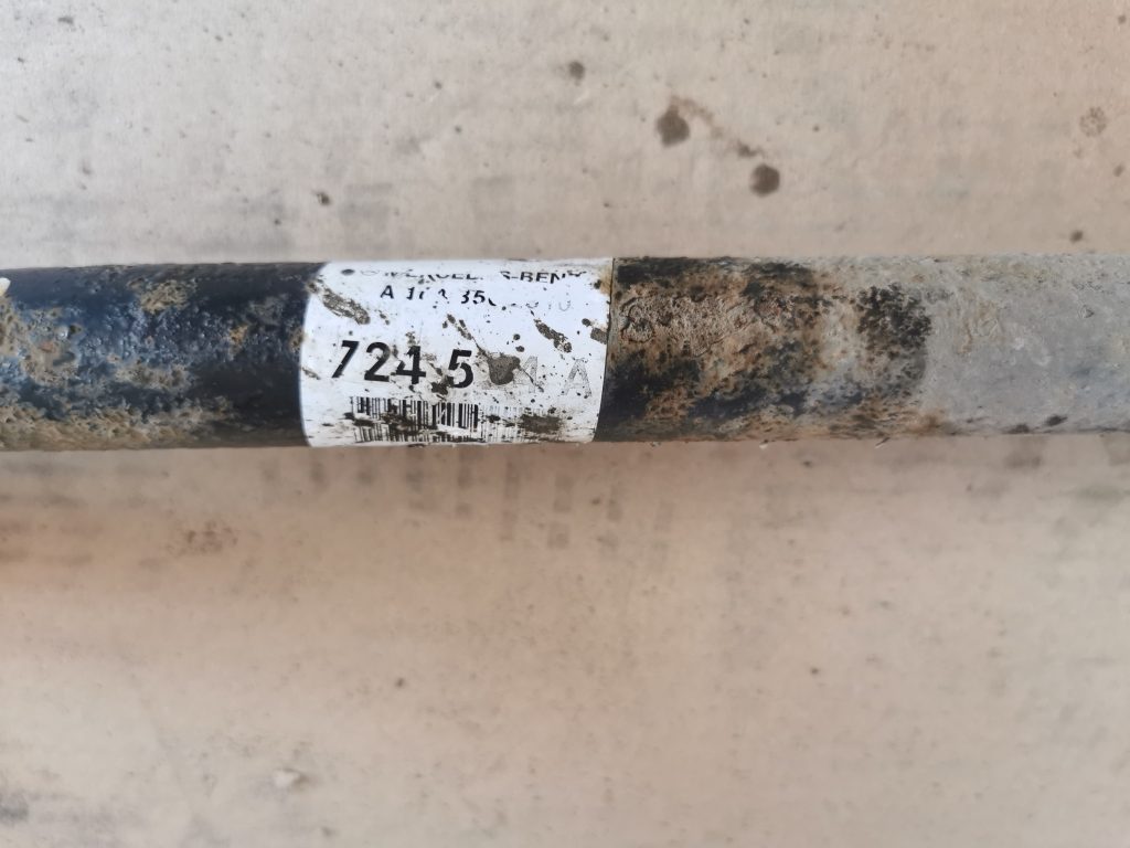 Pusass aizmugurē priekš MERCEDES BENZ ML320 2005 BLACK 3 Pusass aizmugurē priekš MERCEDES BENZ ML320 2005 BLACK