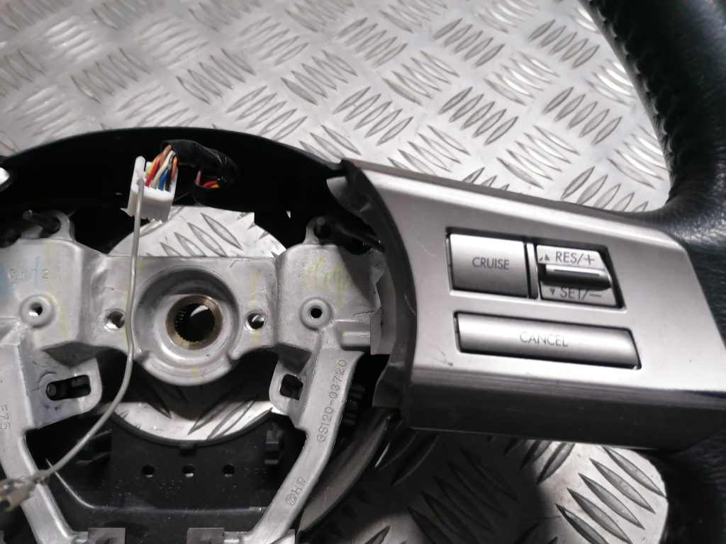 Stūre priekš SUBARU LEGACY 2011 3 Stūre priekš SUBARU LEGACY 2011