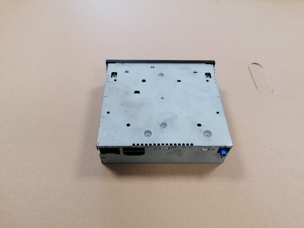 CD/DVD/Navigācijas bloks priekš MERCEDES BENZ CLS 320 2005 4 CD/DVD/Navigācijas bloks priekš MERCEDES BENZ CLS 320 2005