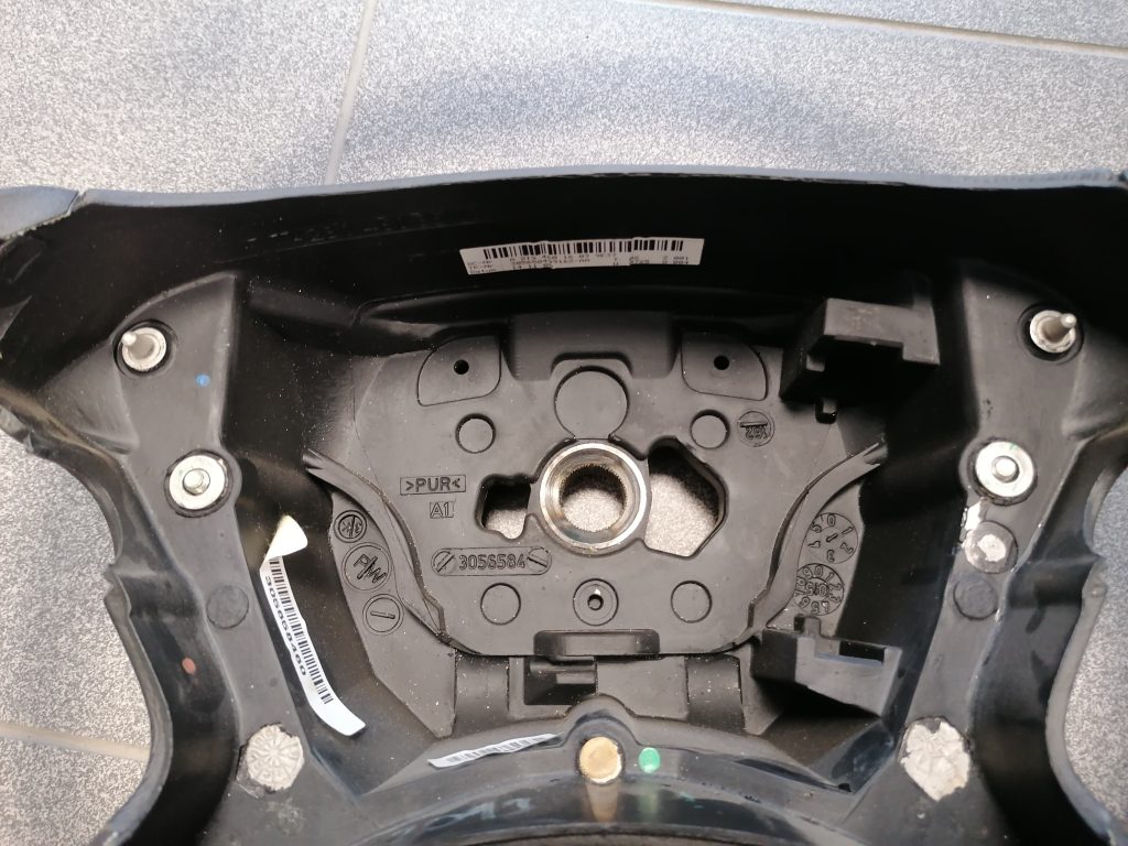 Stūre priekš MERCEDES BENZ CLS 320 2005 2 Stūre priekš MERCEDES BENZ CLS 320 2005