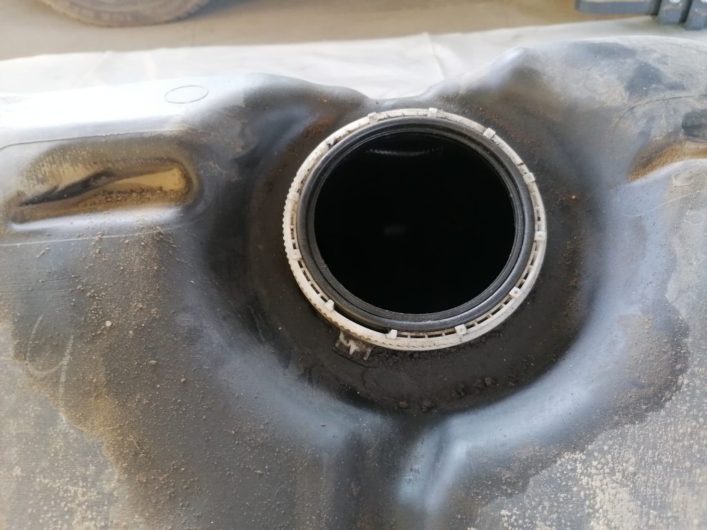 Degvielas tvertne priekš BMW 1 E87 2009 WHITE 5 Degvielas tvertne priekš BMW 1 E87 2009 WHITE