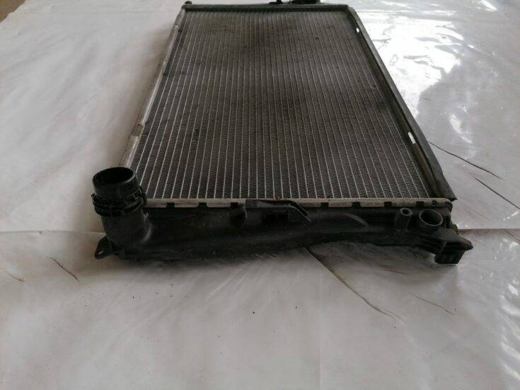 Dzesēšanas radiators priekš BMW 1 E87 2009 WHITE 4