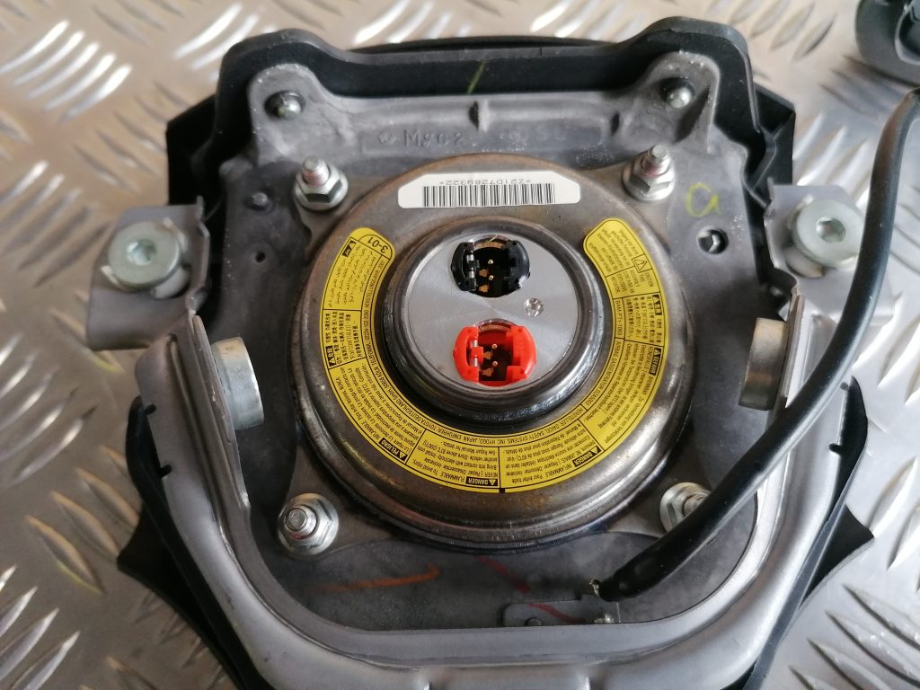 Stūres drošības spilvens priekš LEXUS IS250 2007 4 Stūres drošības spilvens priekš LEXUS IS250 2007