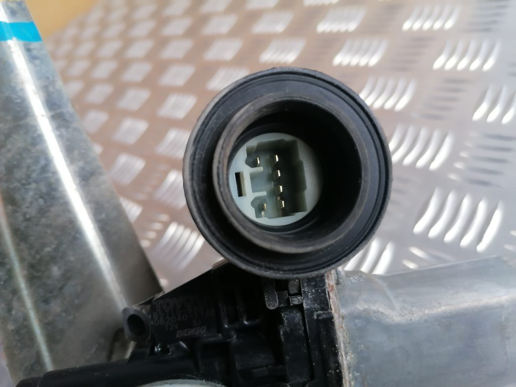 Stikla pacelšanas mehānisms aizmugurējais kreisais priekš LEXUS IS250 2007 4 Stikla pacelšanas mehānisms aizmugurējais kreisais priekš LEXUS IS250 2007