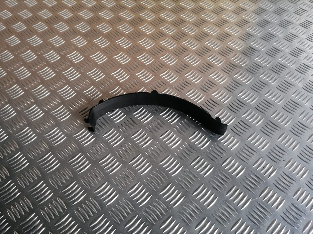 Bagāžnieka vāka apdare priekš LEXUS IS250 2007 1 Bagāžnieka vāka apdare priekš LEXUS IS250 2007