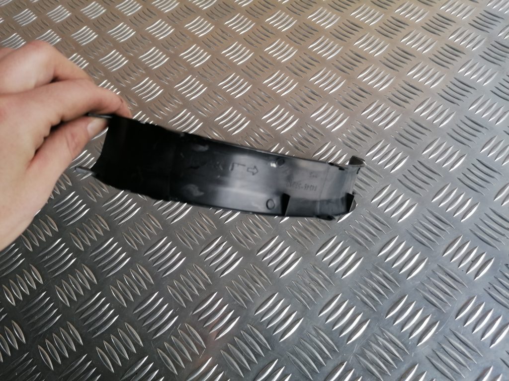 Bagāžnieka vāka apdare priekš LEXUS IS250 2007 3 Bagāžnieka vāka apdare priekš LEXUS IS250 2007