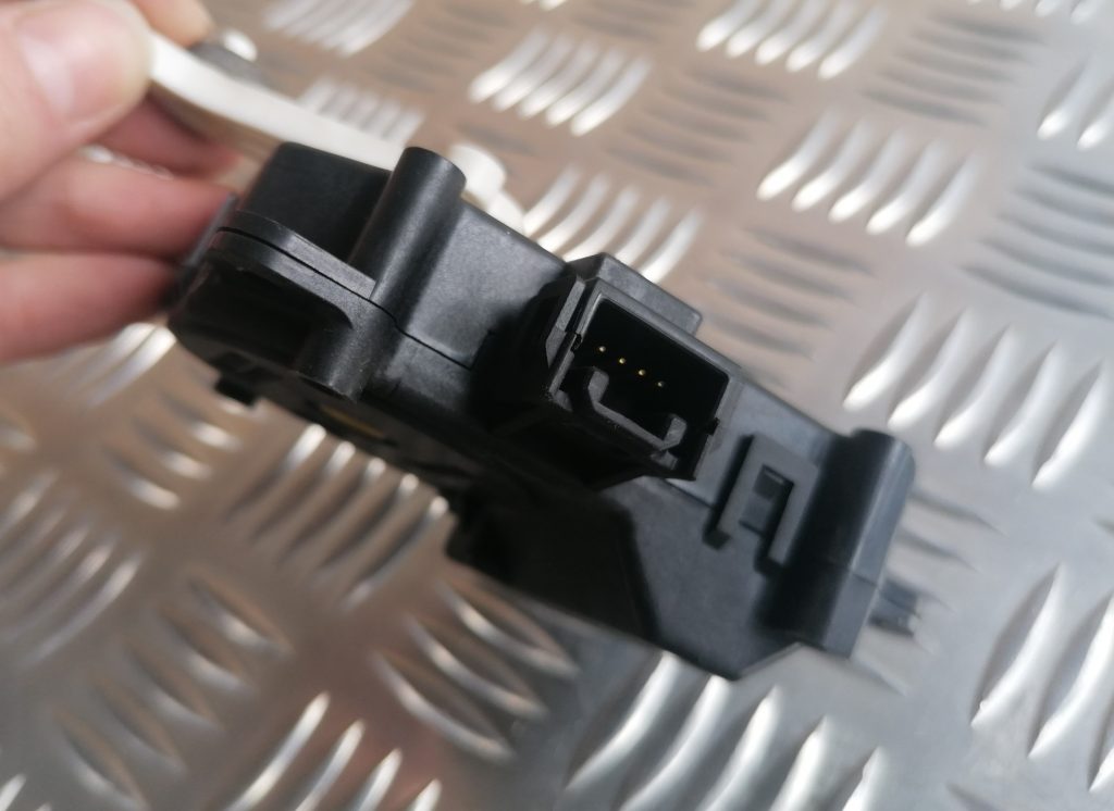 Apsildes sistēmas aktuators priekš LEXUS IS250 2007 4 Apsildes sistēmas aktuators priekš LEXUS IS250 2007