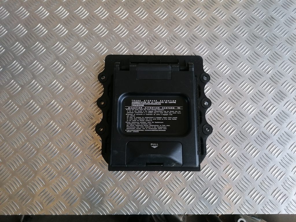 Bagāžnieka nodalījuma plastmasa priekš LEXUS IS250 2007 2 Bagāžnieka nodalījuma plastmasa priekš LEXUS IS250 2007