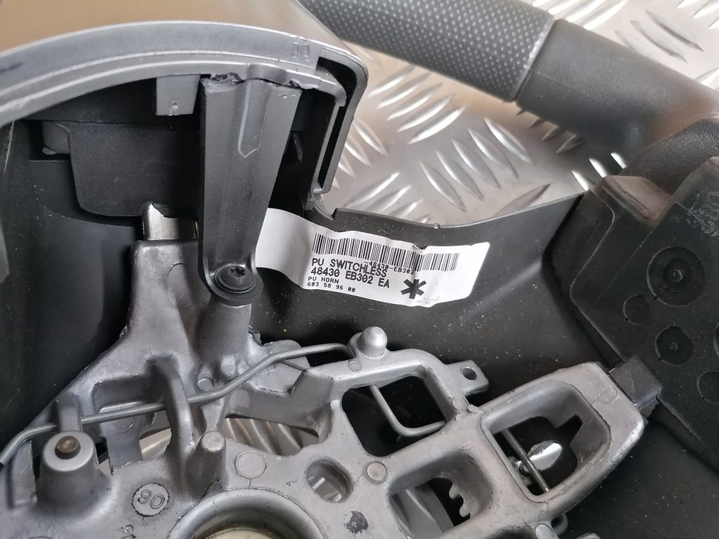 Stūre priekš NISSAN PATHFINDER 2006 4 Stūre priekš NISSAN PATHFINDER 2006