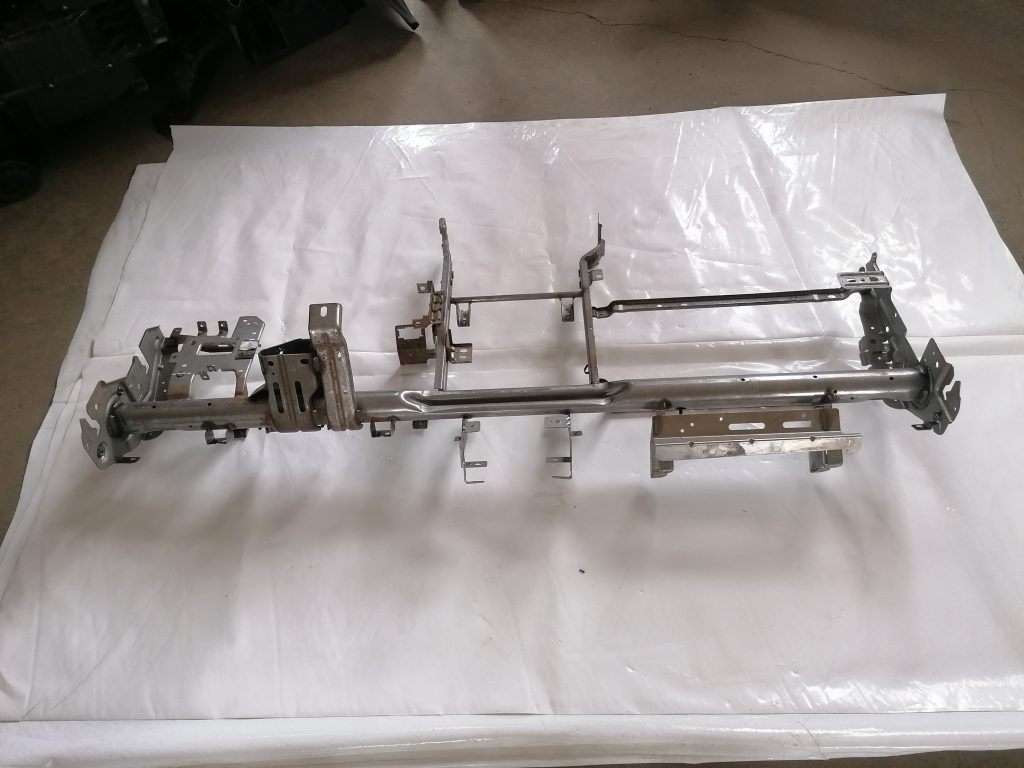 Mērinstrumentu paneļa pastiprinātājs priekš NISSAN PATHFINDER 2006 2 Mērinstrumentu paneļa pastiprinātājs priekš NISSAN PATHFINDER 2006