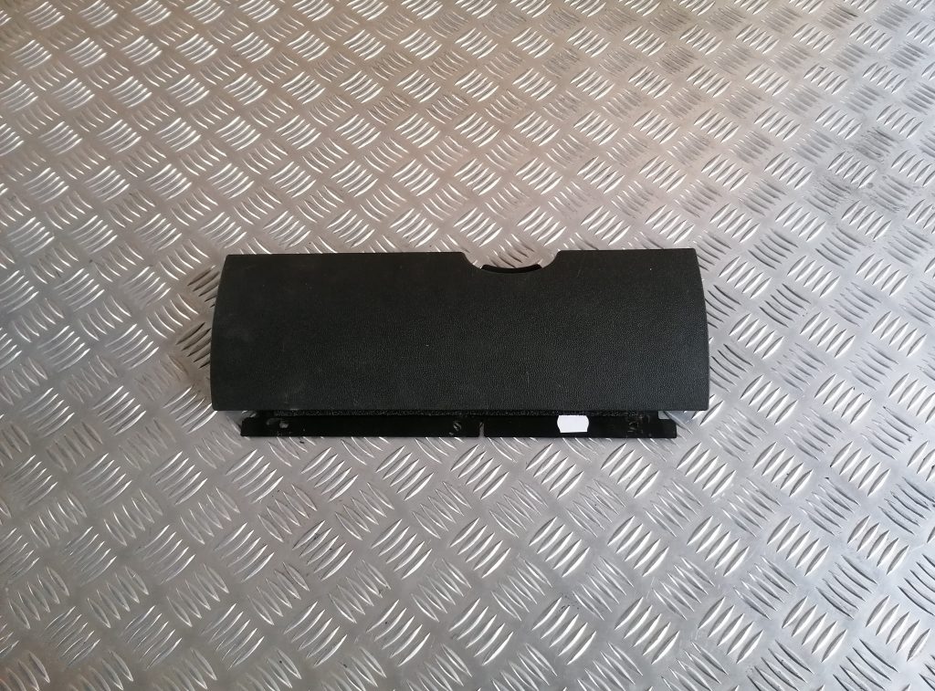 Mantu glabāšanas nodalījums pasažiera pusē priekš NISSAN PATHFINDER 2006 1 Mantu glabāšanas nodalījums pasažiera pusē priekš NISSAN PATHFINDER 2006