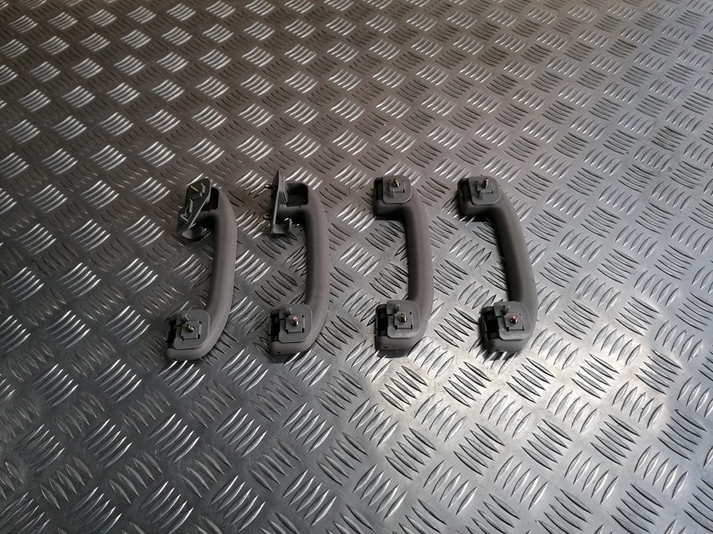 Salona rokturis griestos priekš NISSAN PATHFINDER 2006 2 Salona rokturis griestos priekš NISSAN PATHFINDER 2006